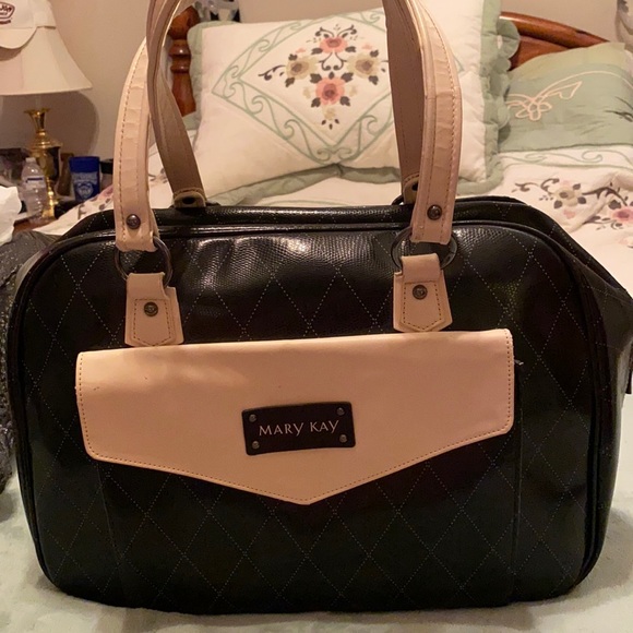 Mary Kay Handbags - 🌴Mary Kay Bag in Good Condition. Great for travel/carryon bag. Inside lifts out